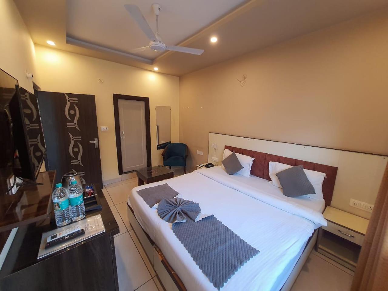Tapovan New Residency By Ftp Hotels Rishīkesh Exteriör bild